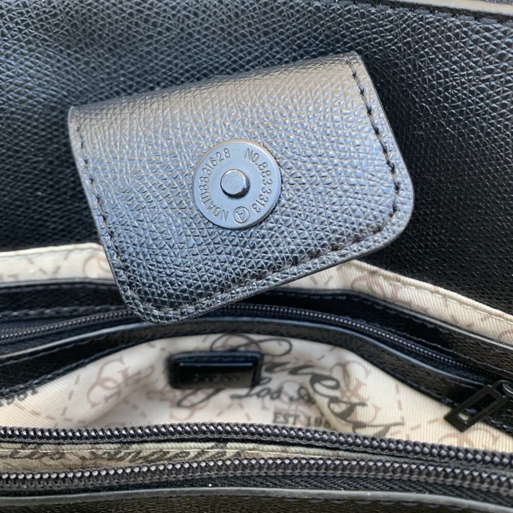 Guess Quilted Bag - Picture 4 of 7
